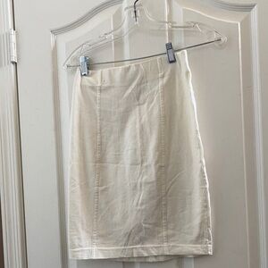 Ladies necessary objects skirt small